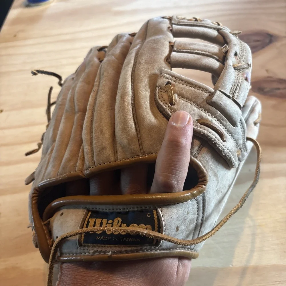WILSON DETROIT TIGERS MARK THE BIRD FIDRYCH A2250 VINTAGE GLOVE RHT FAIR COND.